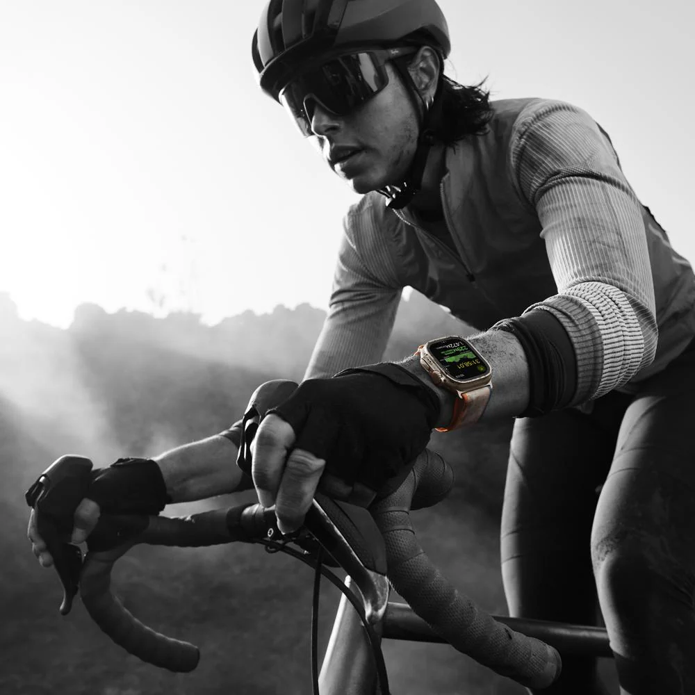 Apple Watch Ultra 2 GPS + Cellular • Caja de titanio de 49 mm • Correa Ocean blanca - Image 5