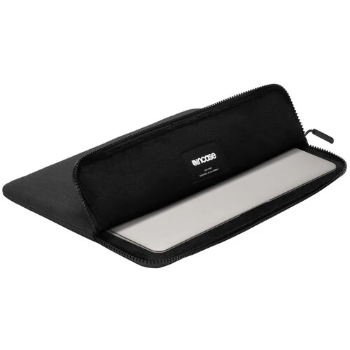 Carcasa SLIM Incase W Para MacBook Air de 13¨ - Grafito - Image 2