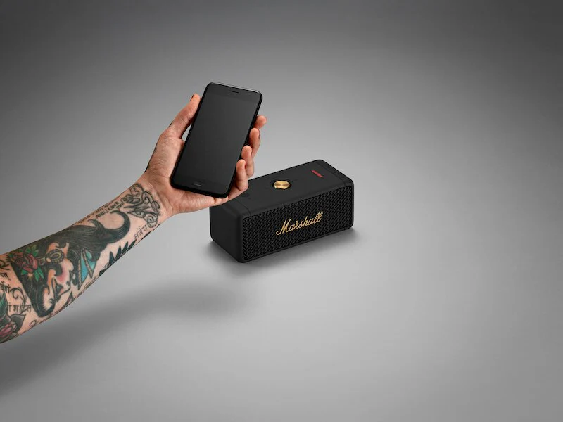 Parlante Marshall Emberton Portable Bluetooth 120/230V US Adapter - Negro/Latón - Image 5