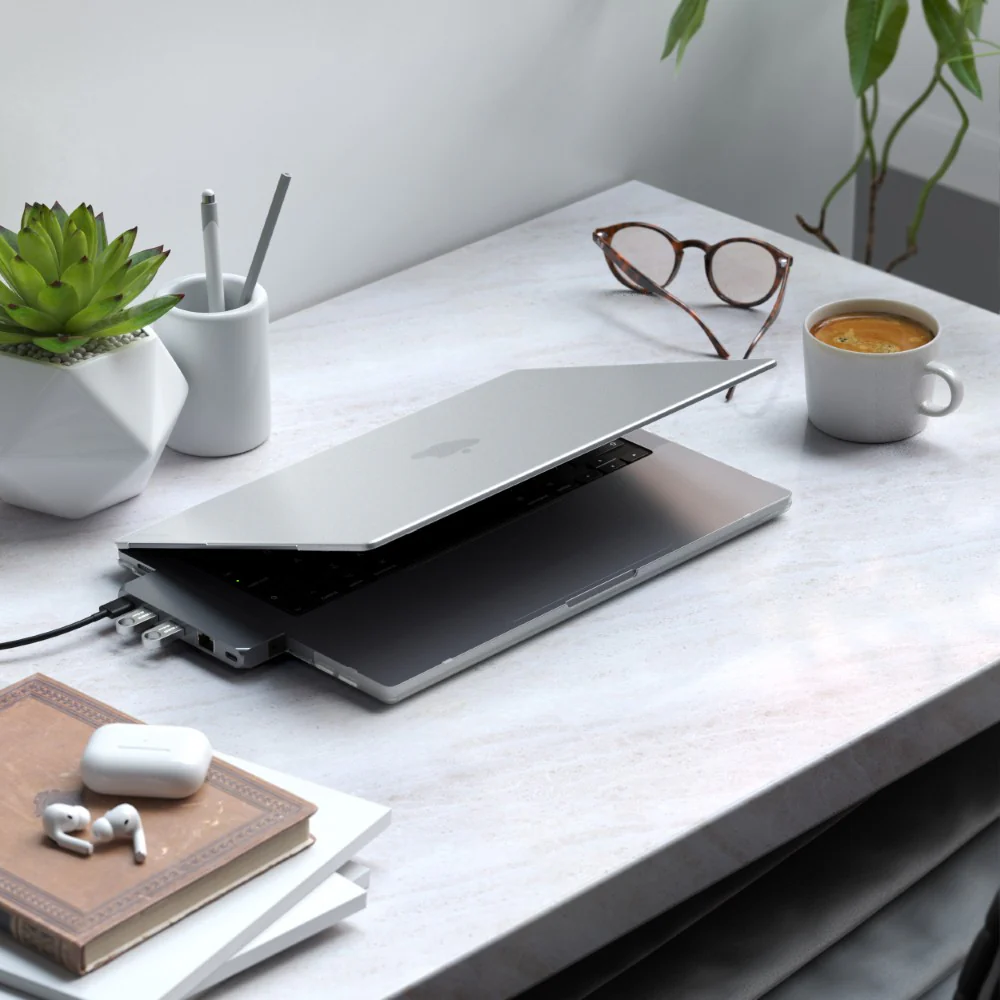 SATECHI ECO HARDSHELL CASE FOR MACBOOK PRO 14 CLEAR - Image 3